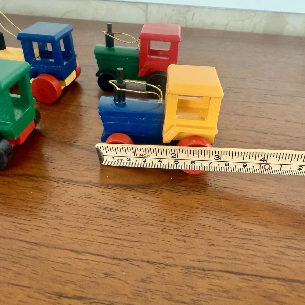Wood Truck‎ Ornaments Colorful Christmas Tree Holiday Decoration Set Of 4.